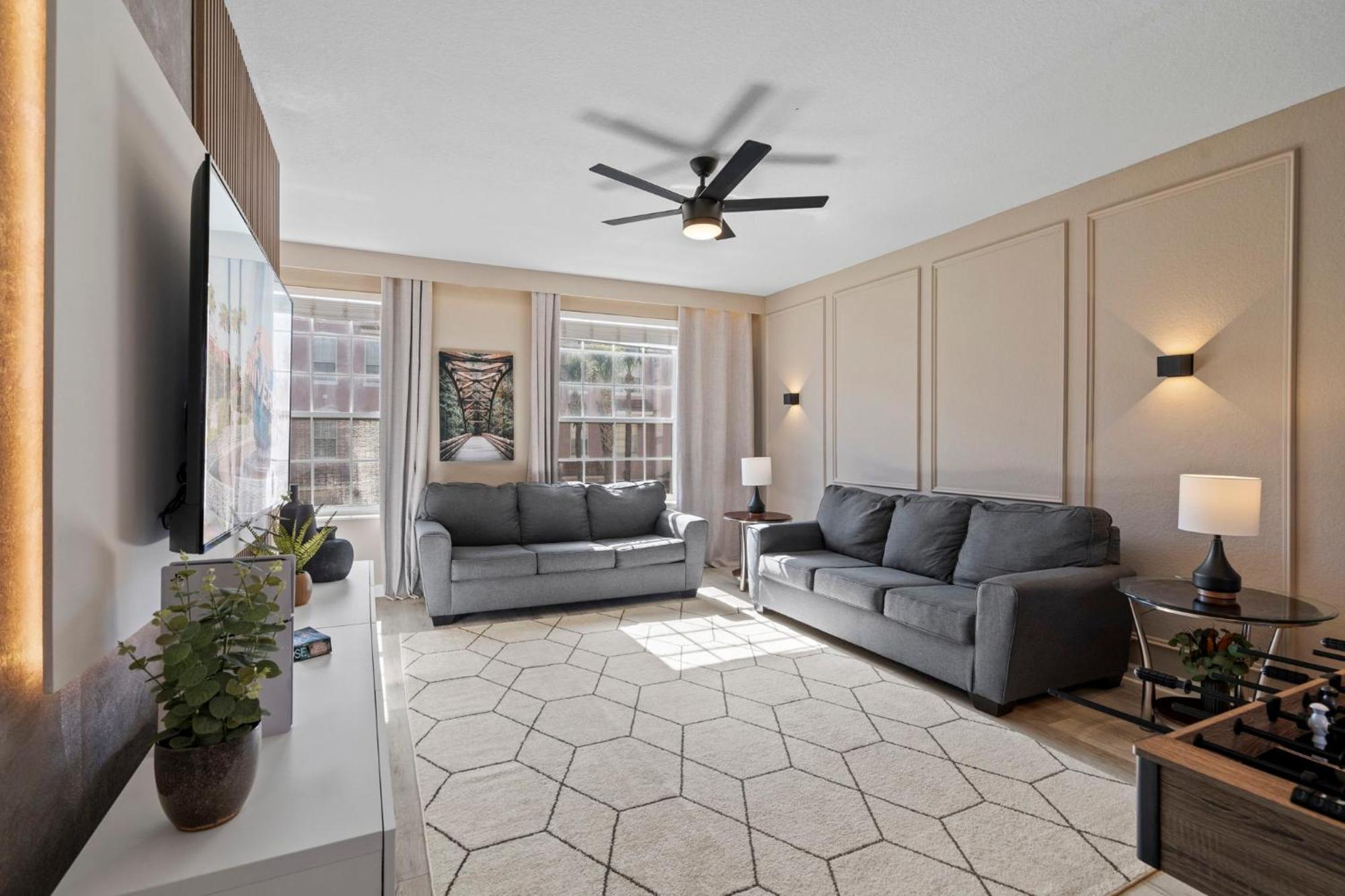 3 Bedrooms - 3,5 Bathrooms - Vista Cay 4845-148