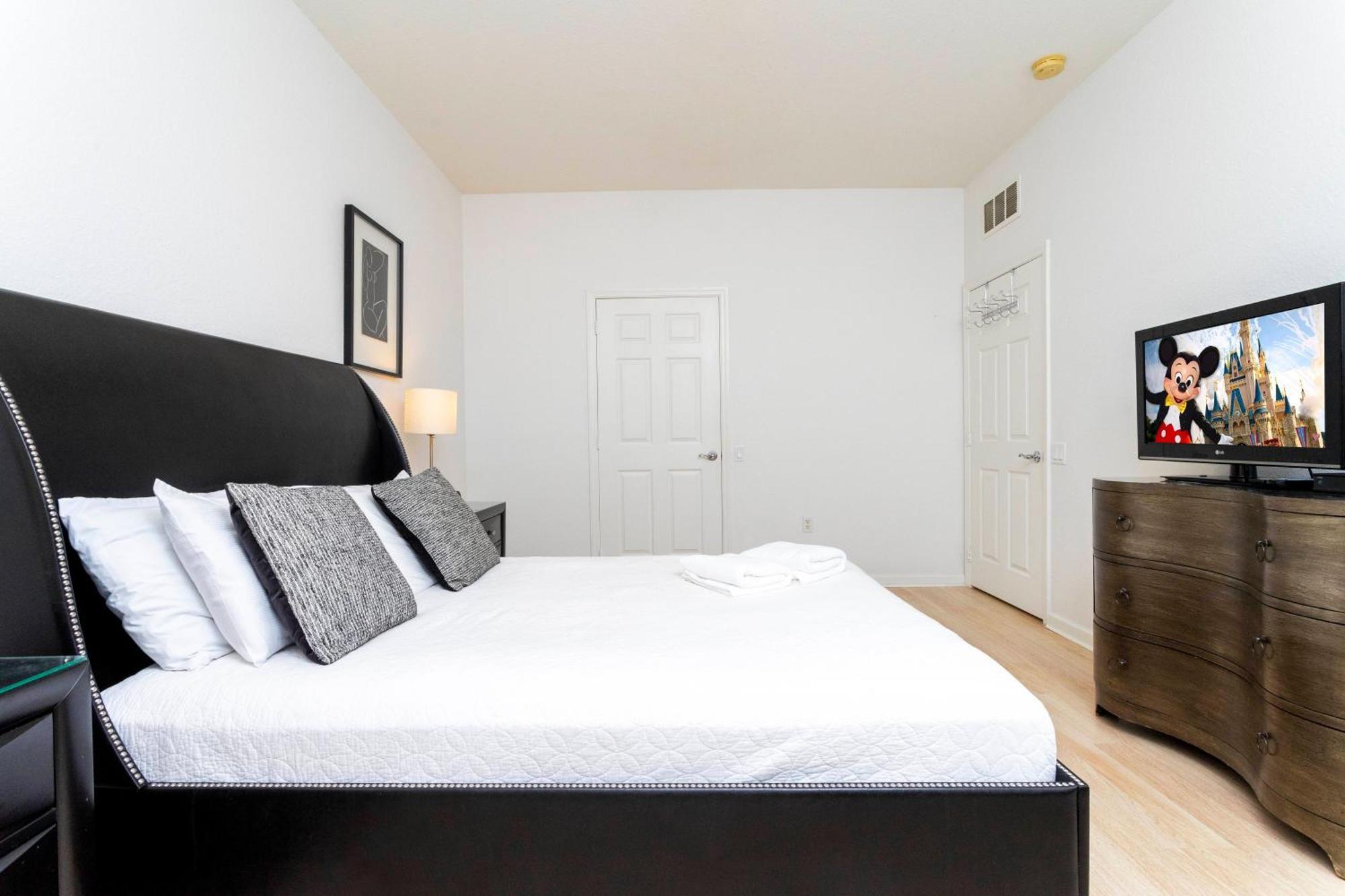 Apartment Gorgeous In At Vista Cay Vc5000