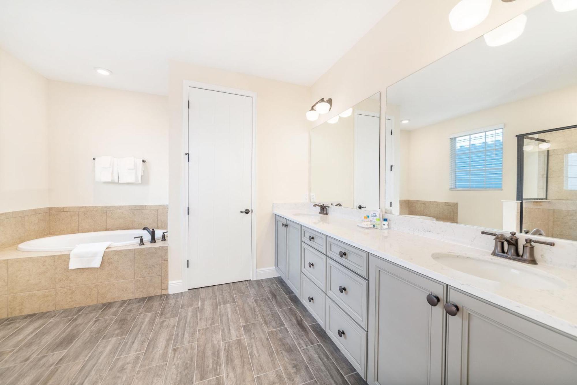 Amazing With Private Pool Near With Margaritaville Island H2o Access - 3060ph *