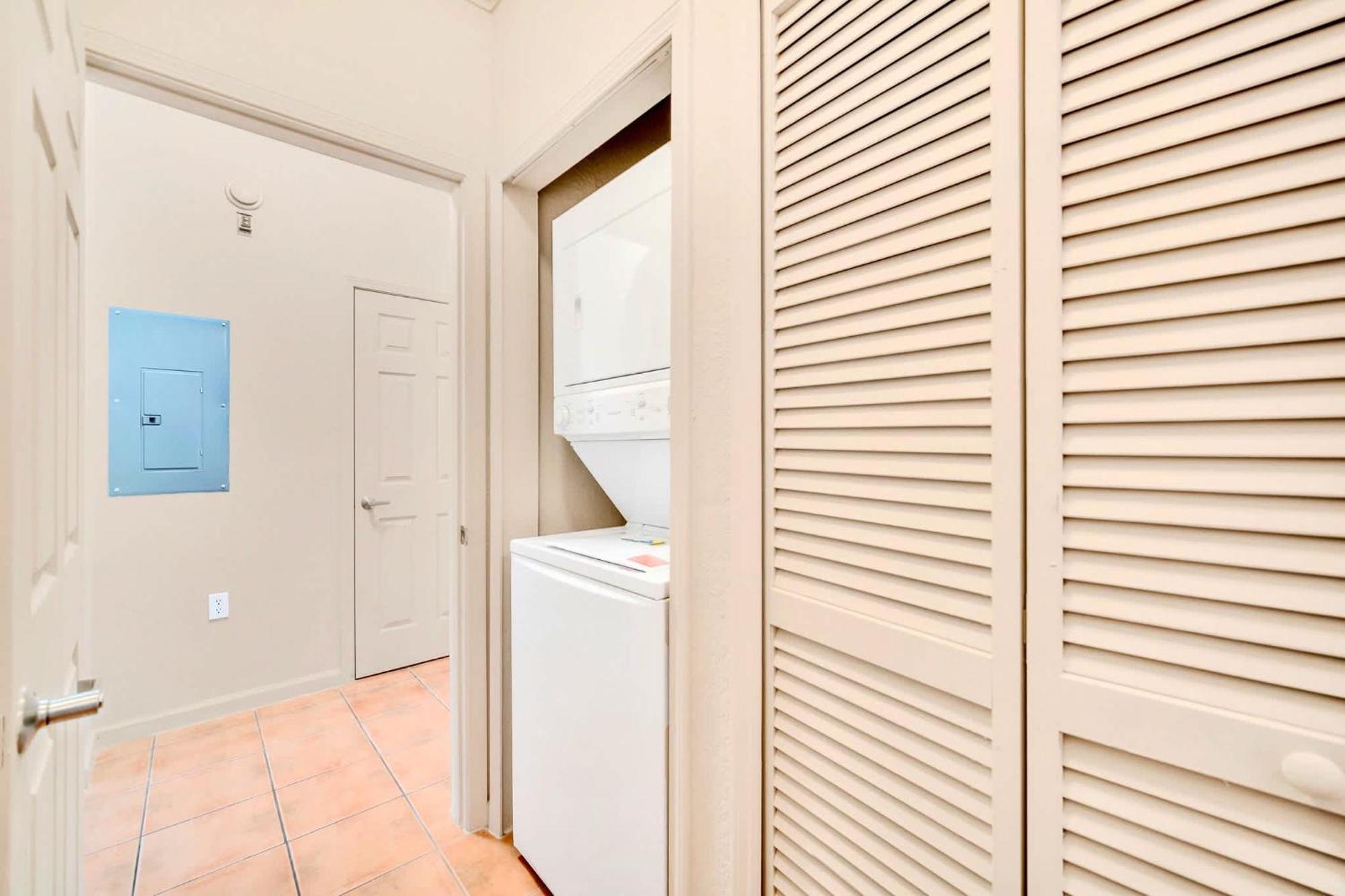 2br With Shared Pool & Hot Tub, Near Disney! Holiday home