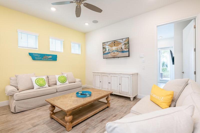 Holiday home Sunny Near With Margaritaville Island H20 Waterpark Access - 3004sr *