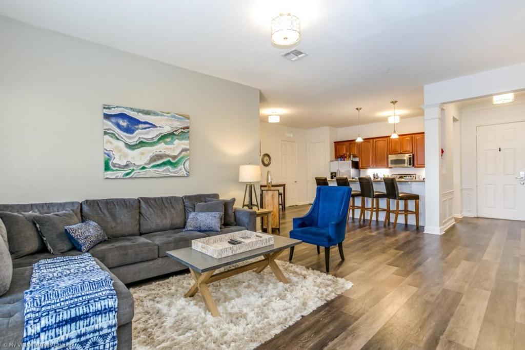 Beautiful Modern Vista Cay Condo, Near Parks-2011 Apartment *