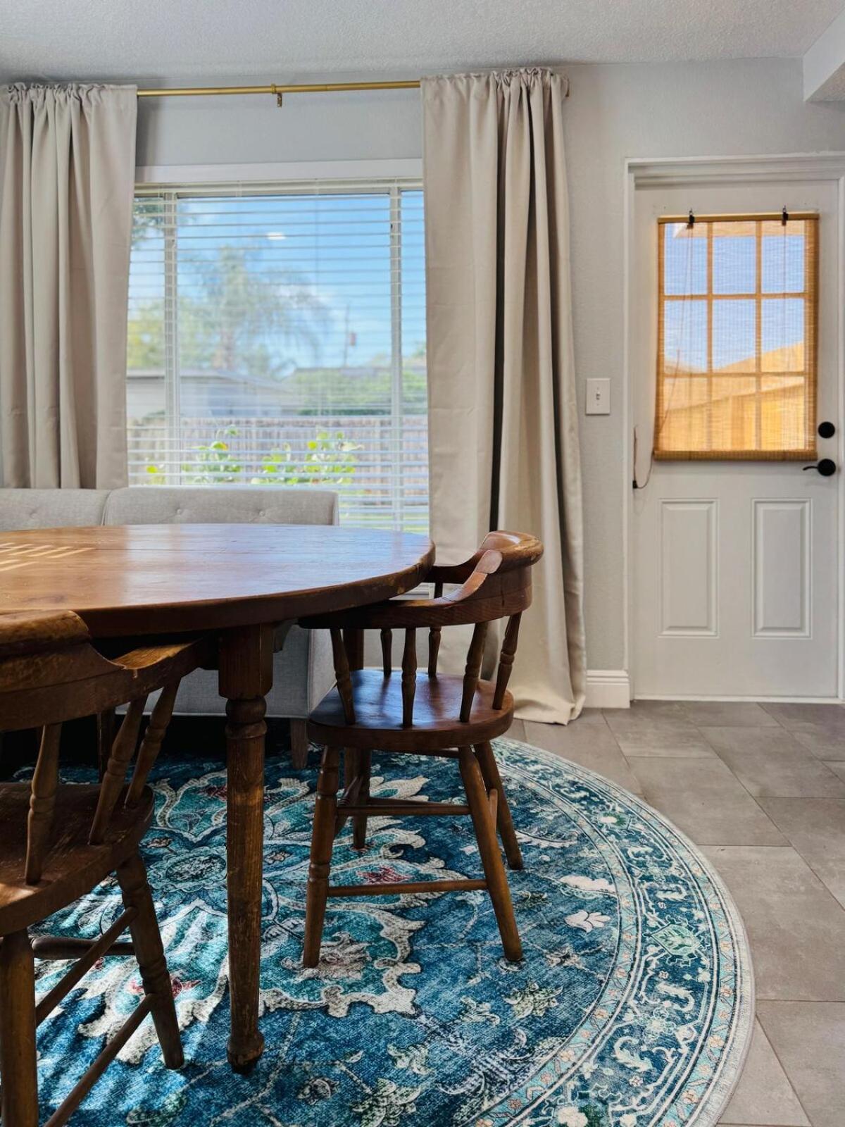 3br Oasis Dt Orl, Full Kitchen & Fenced Yard! * Orlando
