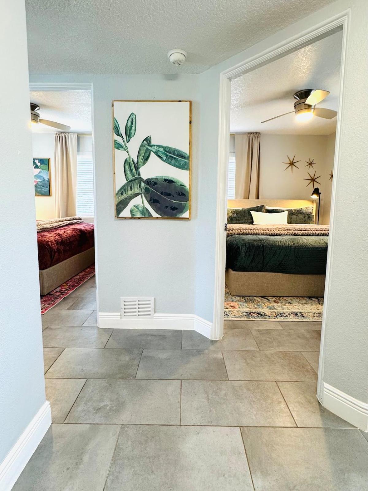 3br Oasis Dt Orl, Full Kitchen & Fenced Yard!