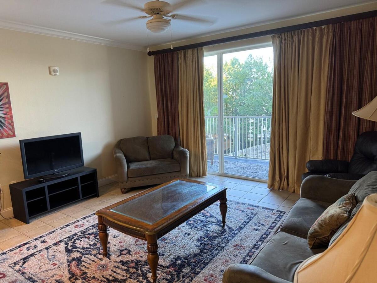 Beautiful Lakefront 5 Minutes From Apartment Orlando