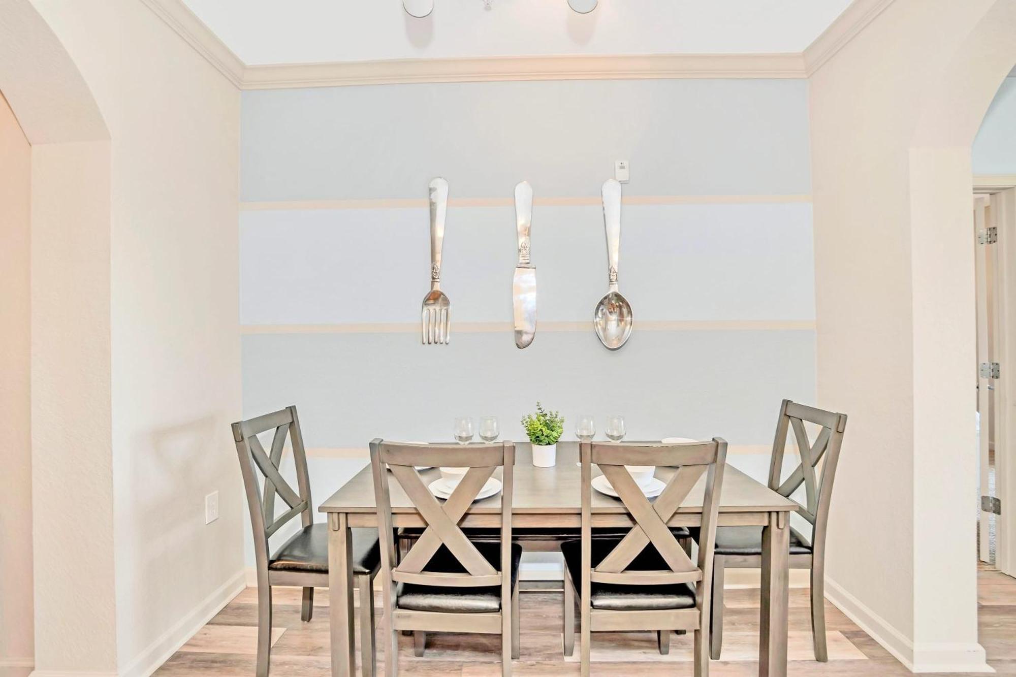 Pet-friendly 3br W Pool Hot Tub Holiday home Orlando