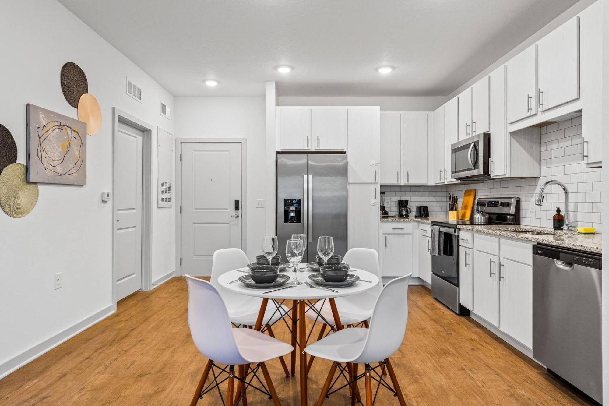 Complete Stylish King Near Parks Amenities Pet Ok Orlando