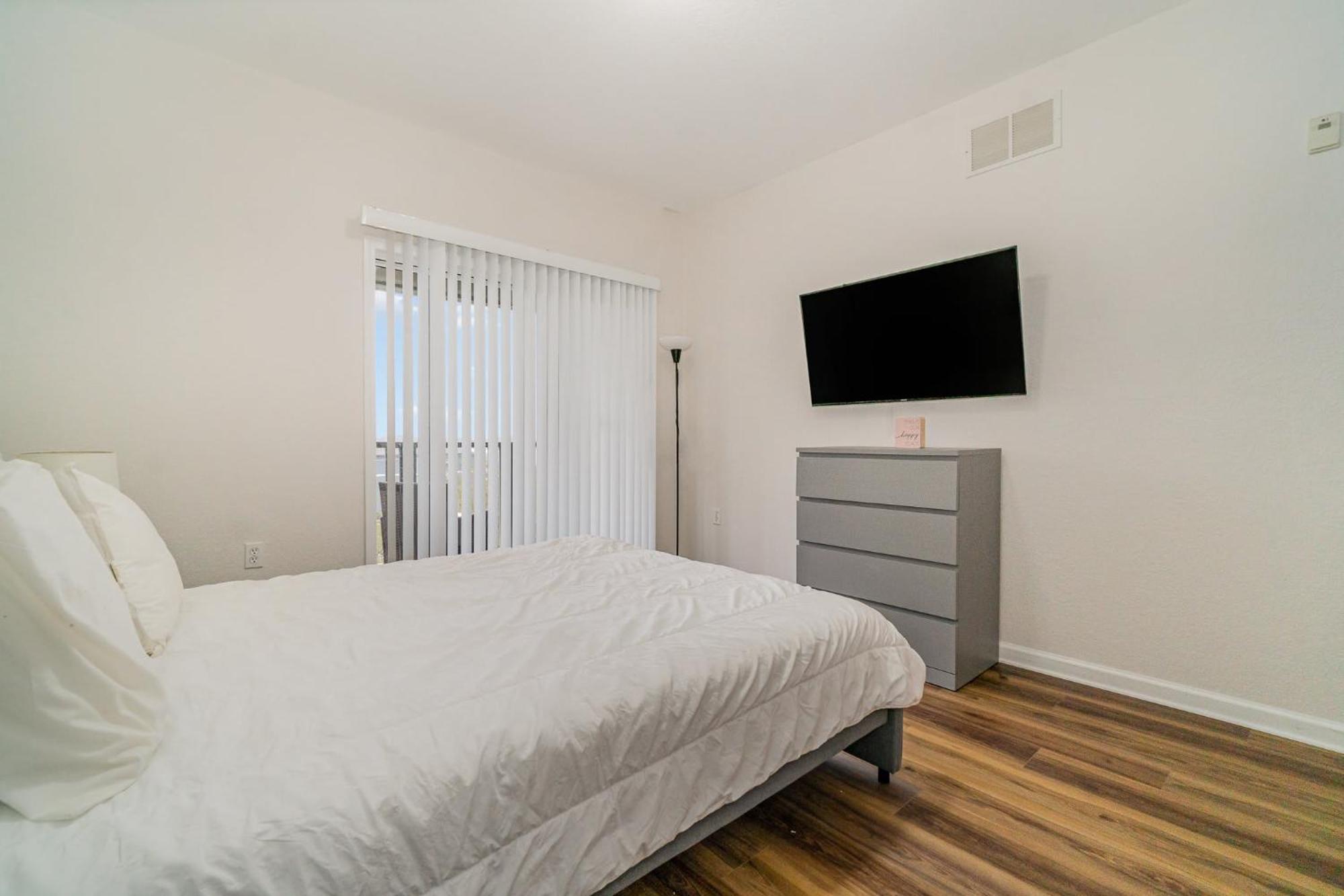 Holiday home Upstay Modern 3br Pool & Patio Near Orlando