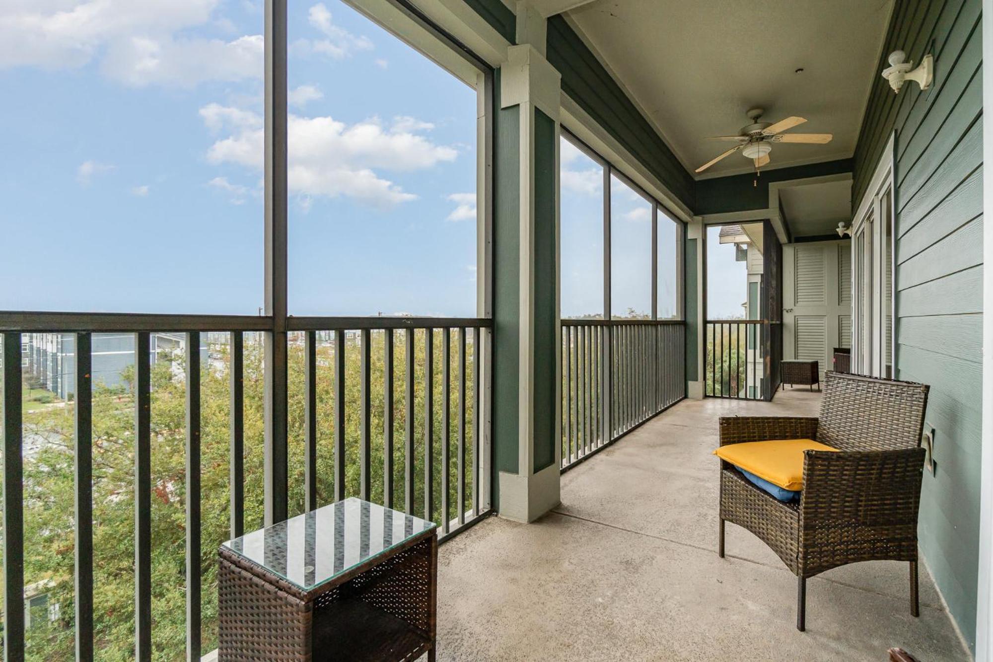 Upstay Modern 3br Pool & Patio Near Holiday home *