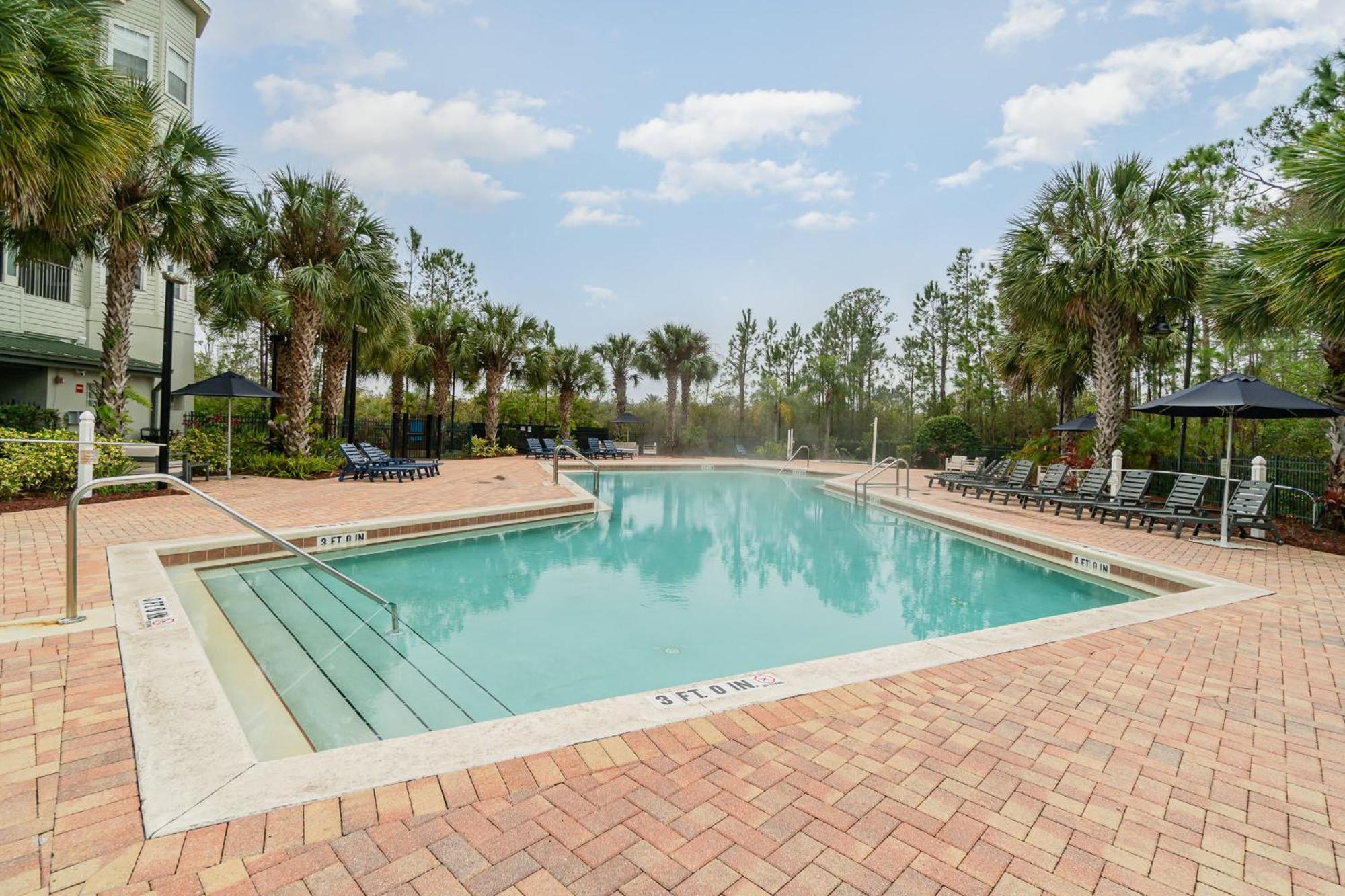 Upstay Modern 3br Pool & Patio Near Holiday home