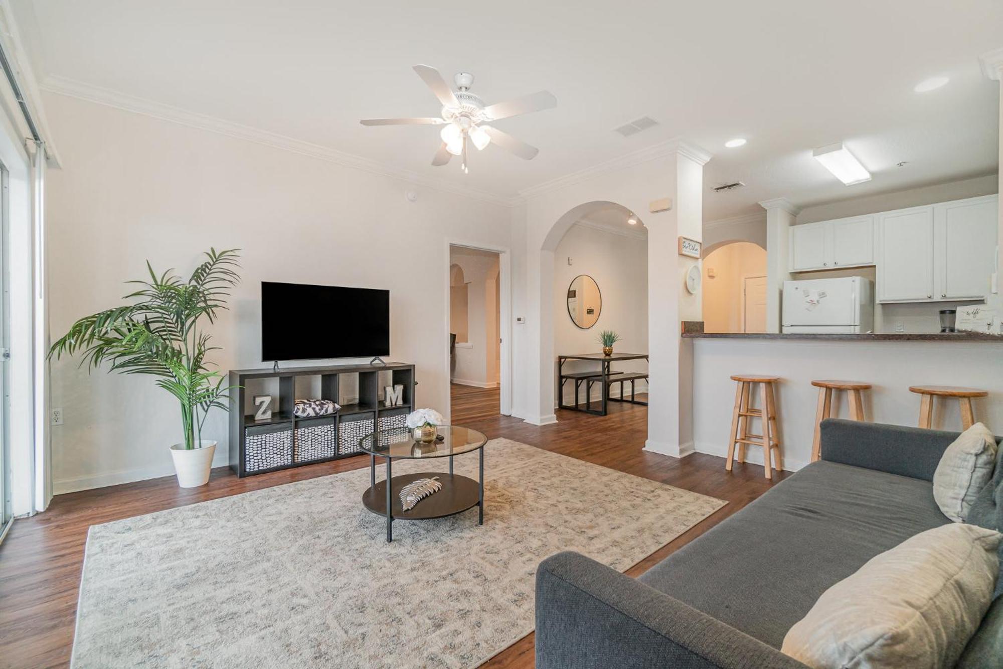 Upstay Modern 3br Pool & Patio Near