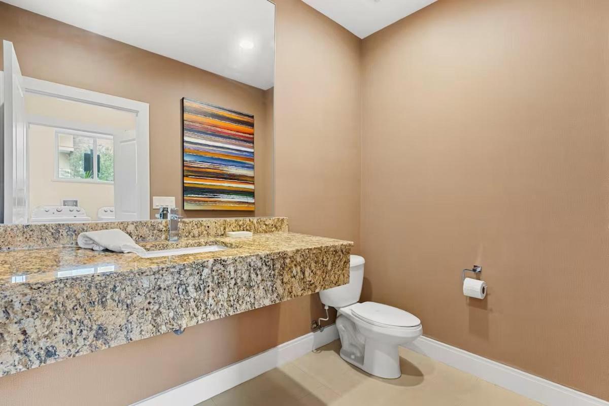 Magical & Spacious Minutes From Parks Holiday home *