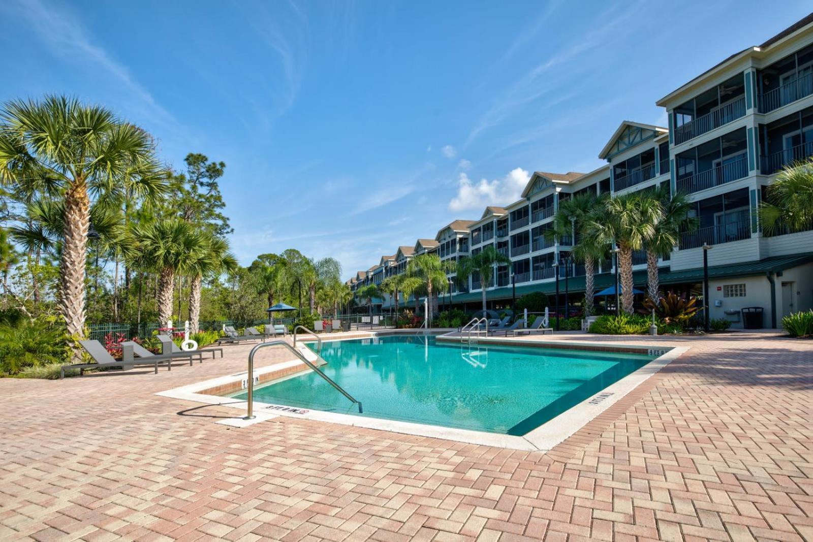 Holiday home Pet-friendly W Pool & Hot Tub Near *