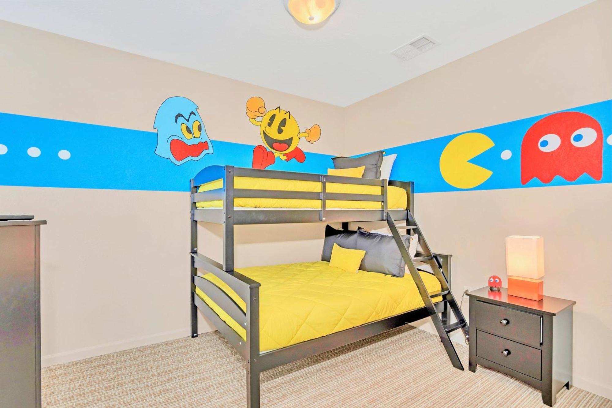 Pet-friendly W Pool & Hot Tub Near Holiday home
