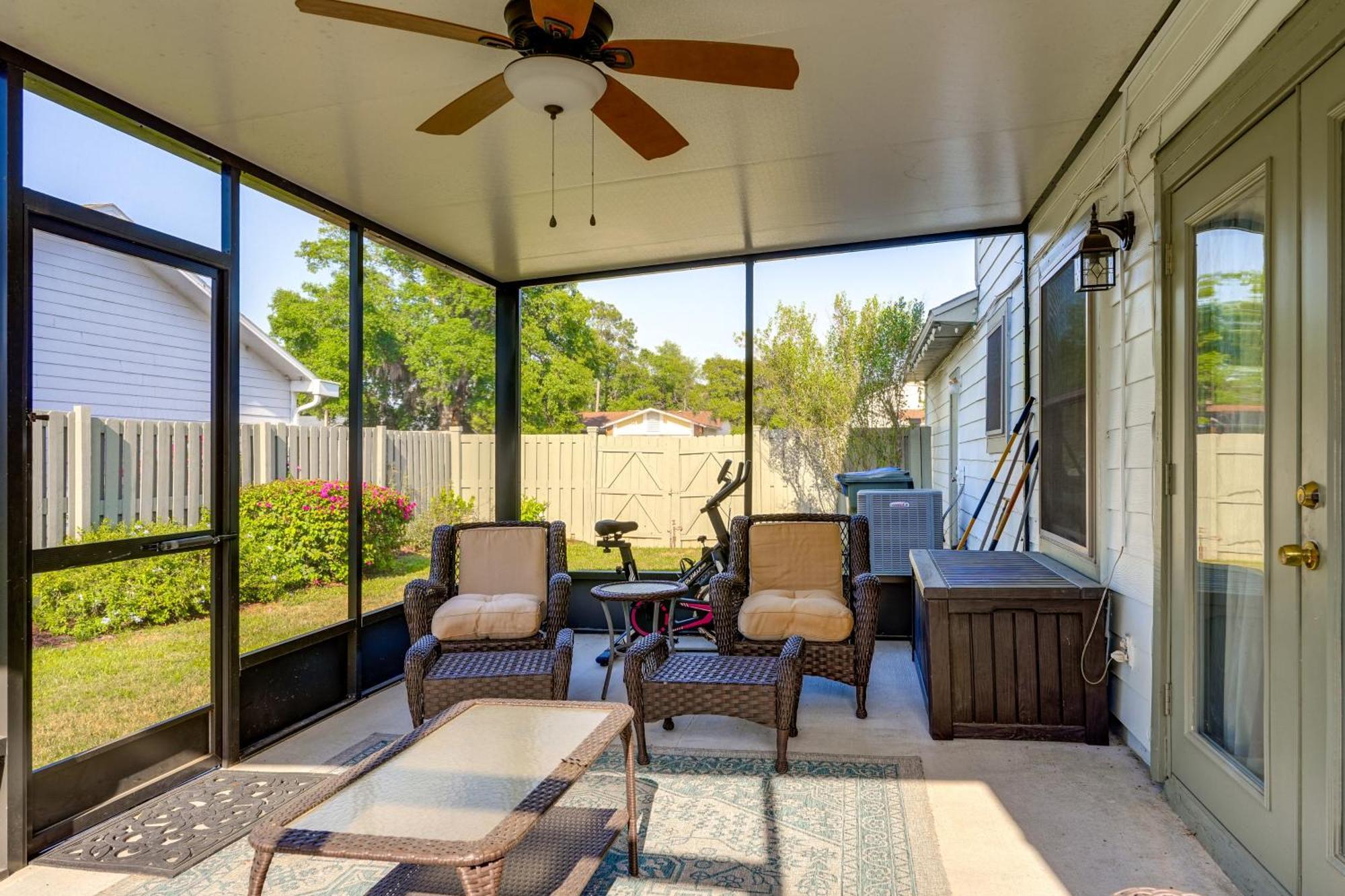 10 Mi To Universal With Screened Porch Holiday home *