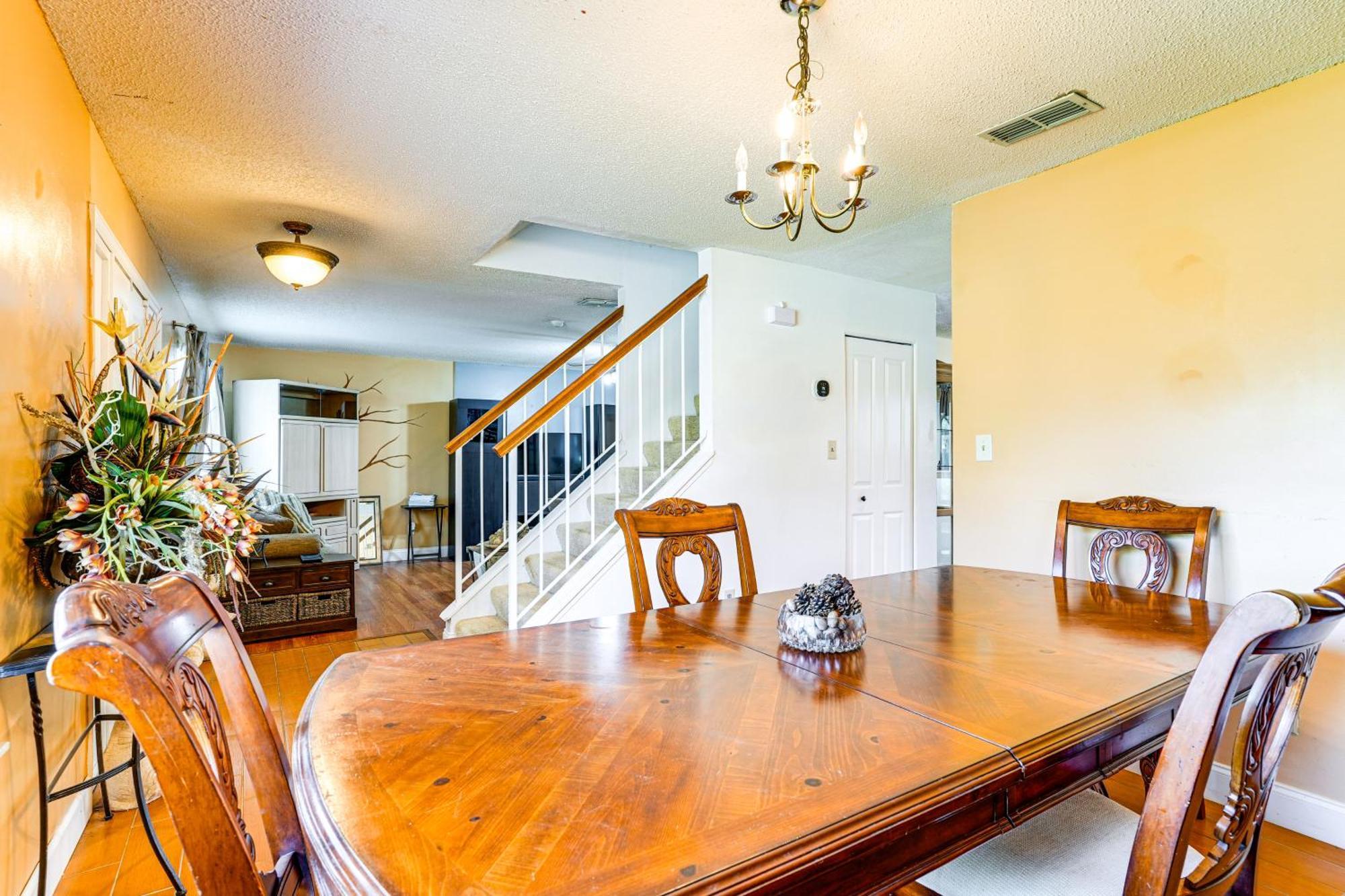 Holiday home 10 Mi To Universal With Screened Porch *
