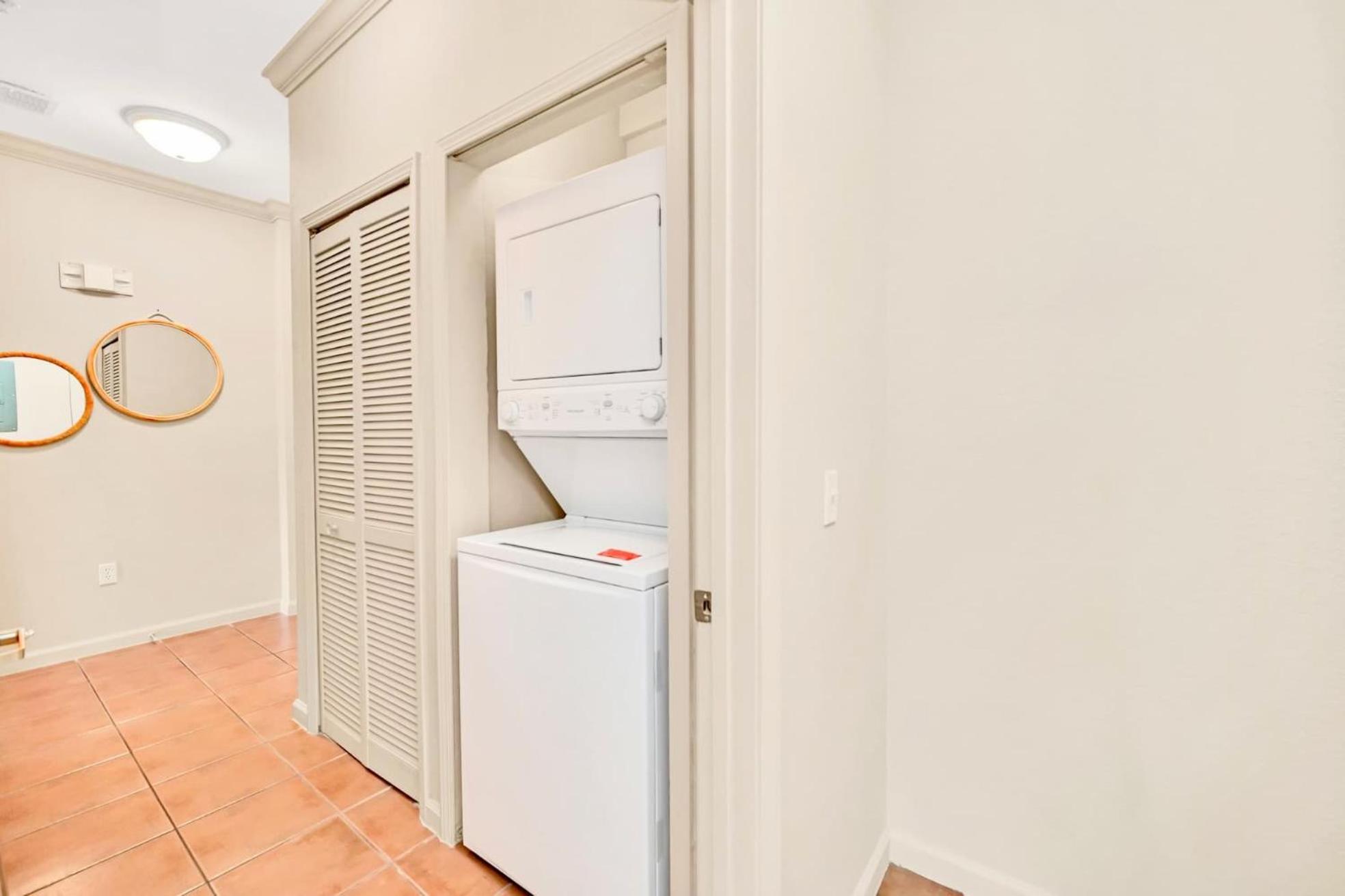 Stylish 2br Retreat W Pool Sauna & Hot Tub * Orlando
