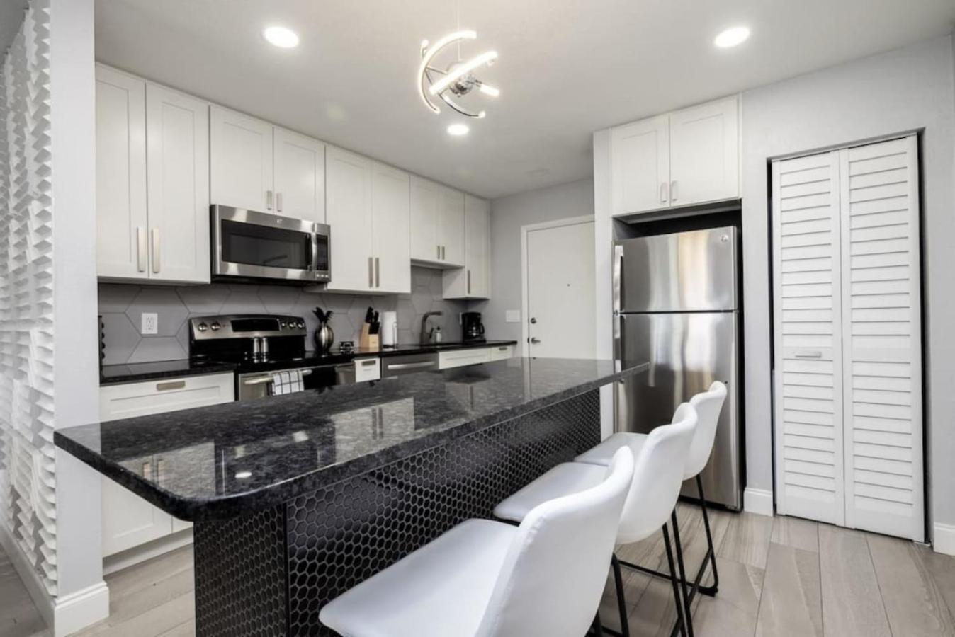 561j) Large 2 Bedroom With King Bed And Patio Orlando