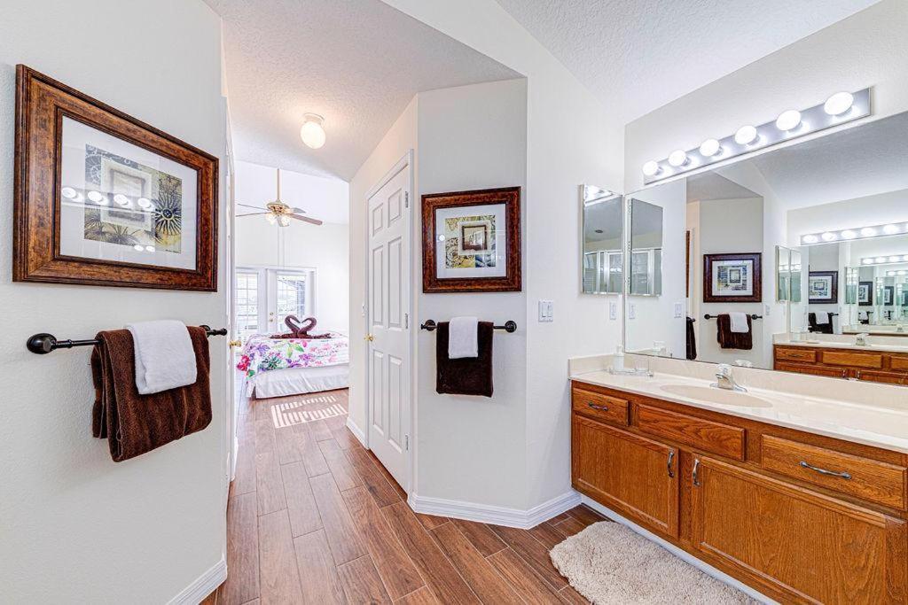 Great Location With Conservation Views Villa