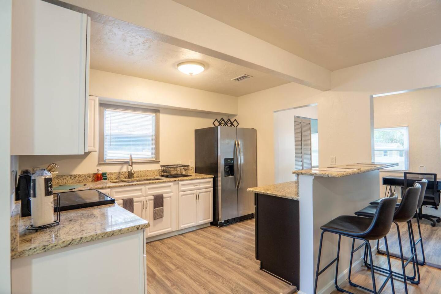 2br Fast Wi-fi Pet Friendly Holiday home *