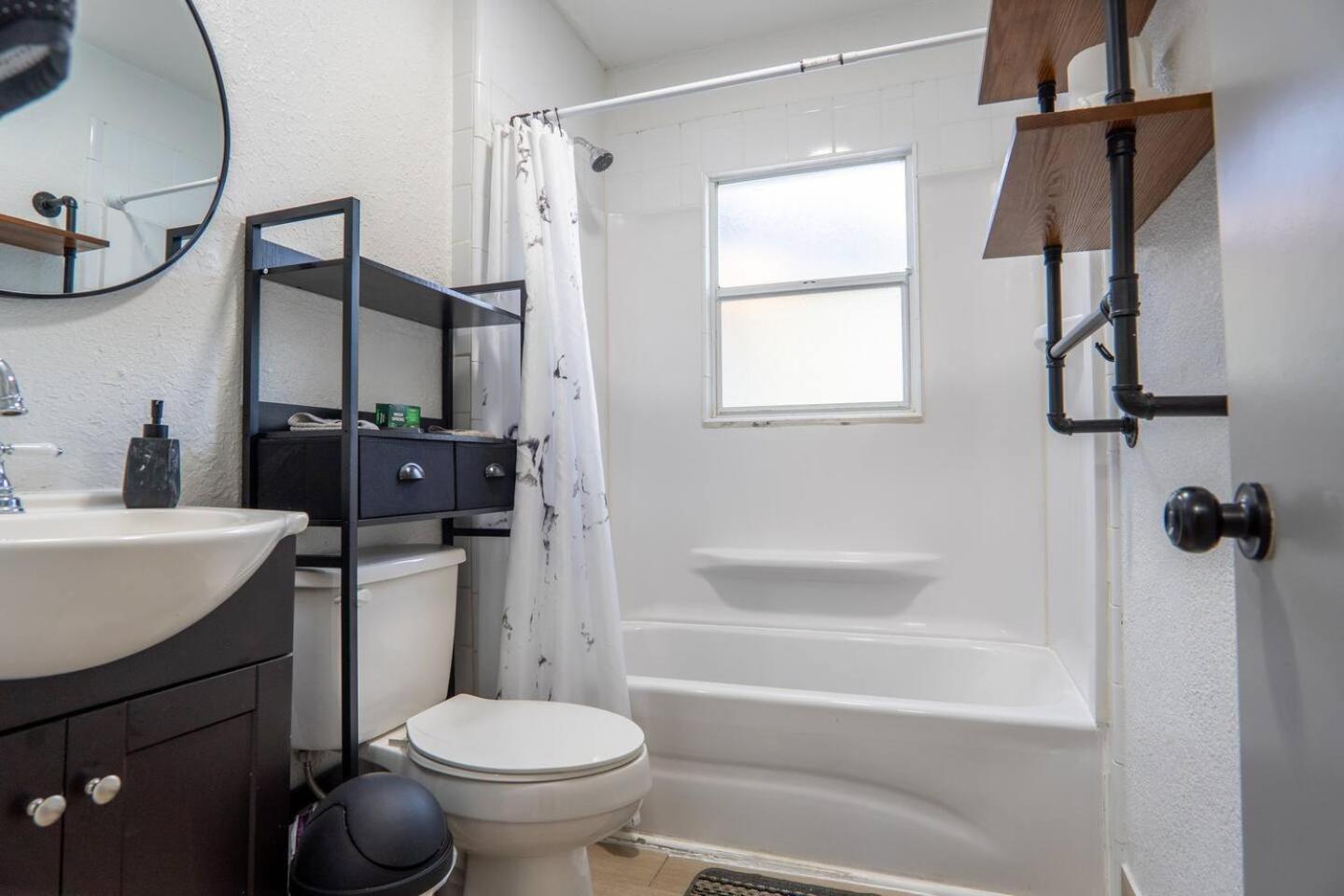 Holiday home 2br Fast Wi-fi Pet Friendly