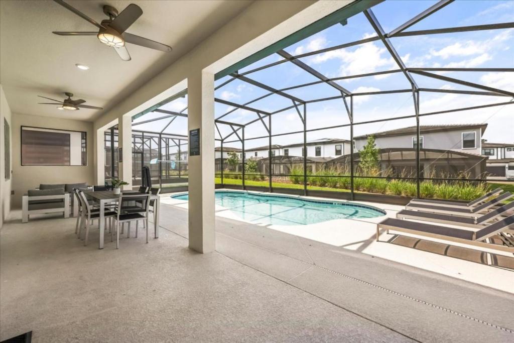 8 Bedrooms- 8 Bathrooms- Paradiso Grande 6265 Ss *