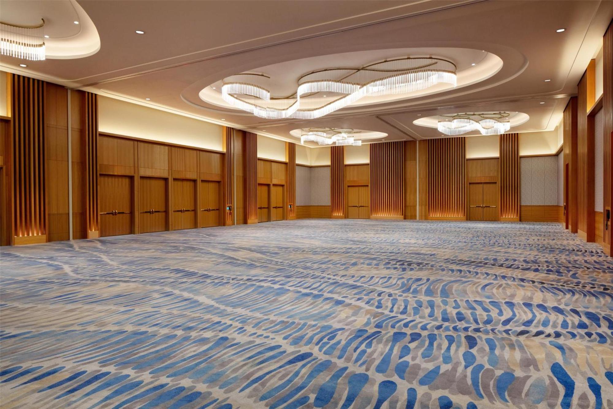 Conrad 5*