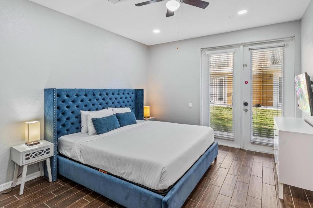 8000 One Of A Kind Retreat At Vistacay 108