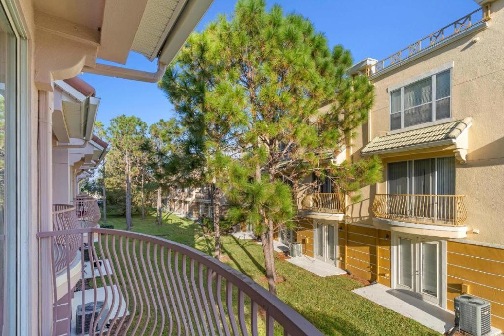 8000 One Of A Kind Retreat At Vistacay 108