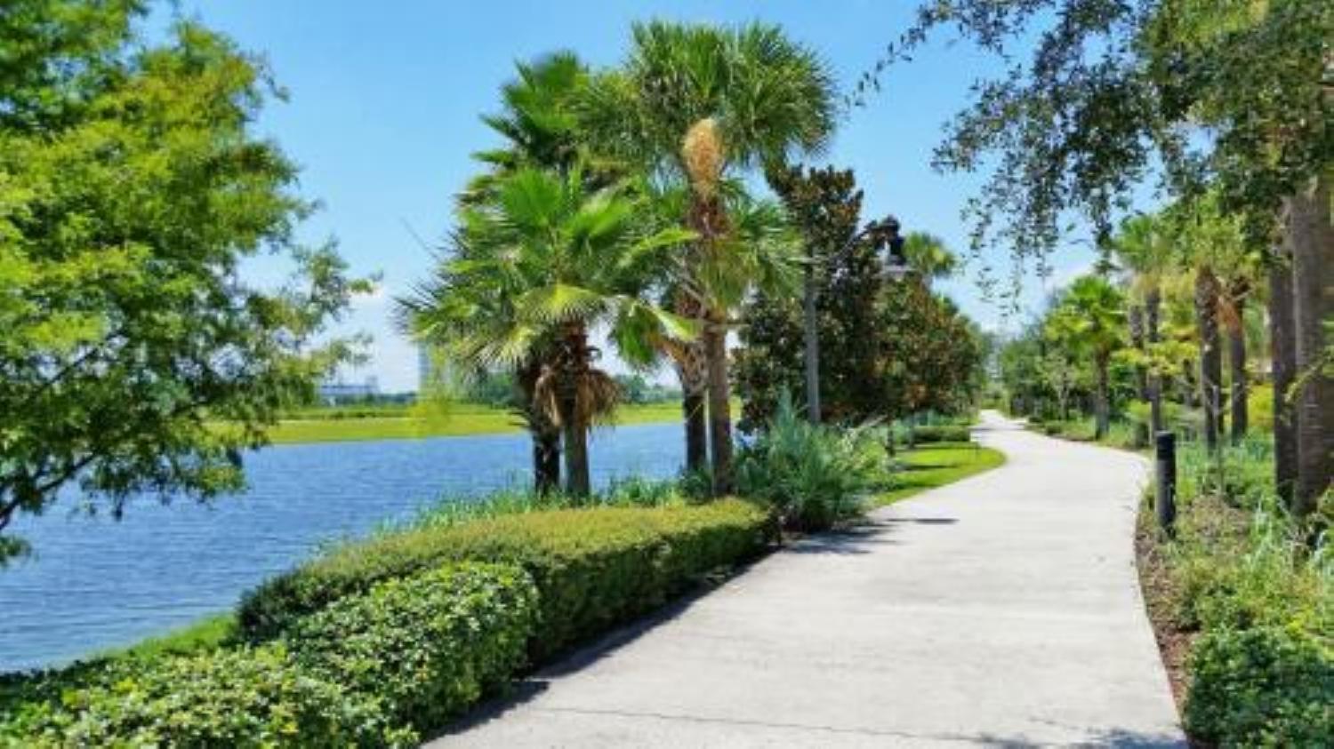Villa 5026 Spacious 3-bedroom 3.5-bathroom Townhome 13 *