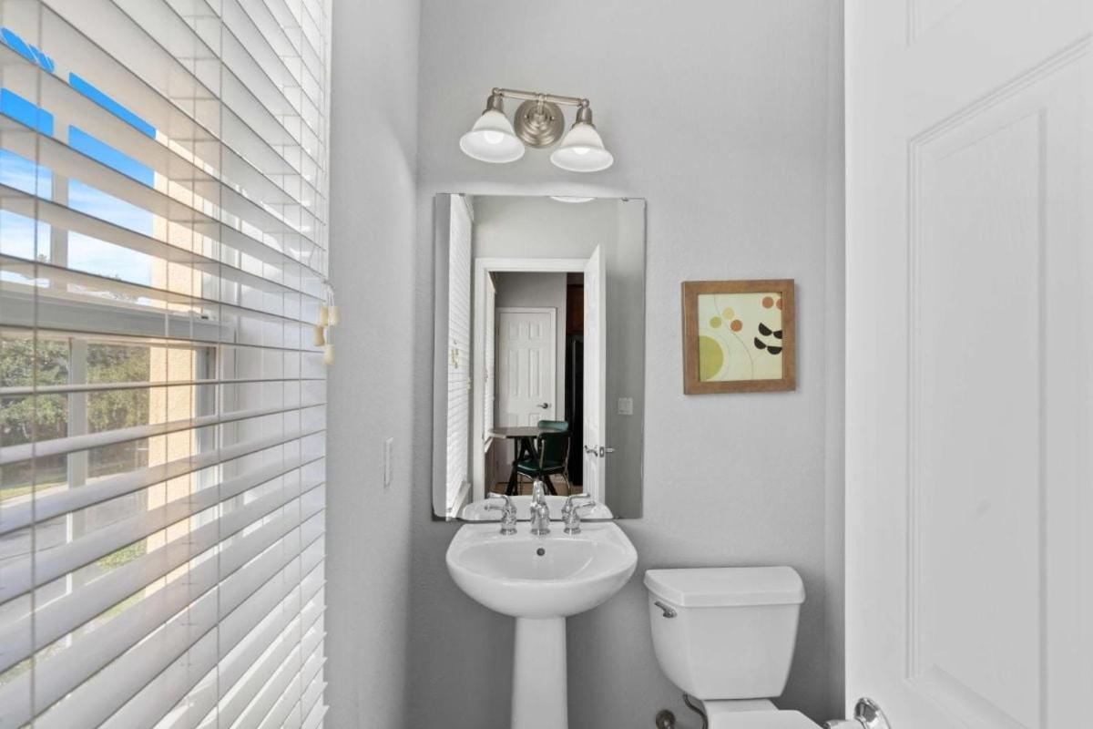 5026 Spacious 3-bedroom 3.5-bathroom Townhome 13 * Orlando