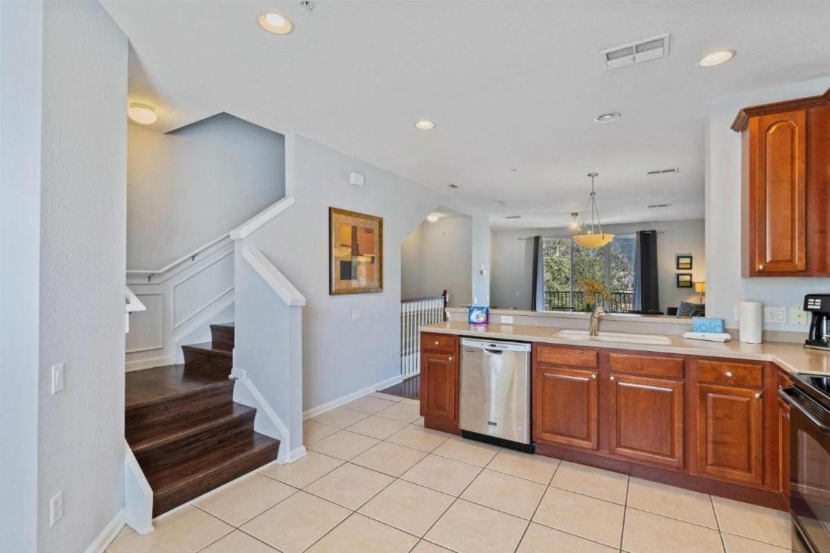 5026 Spacious 3-bedroom 3.5-bathroom Townhome 13 * Orlando