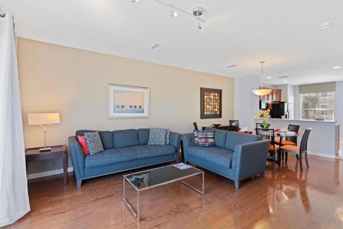 5026 Spacious 3-bedroom 3.5-bathroom Townhome 13 Villa *