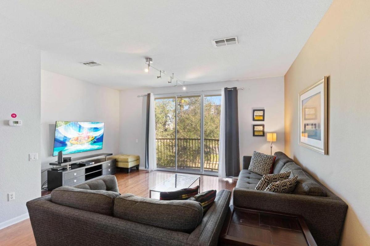 5026 Spacious 3-bedroom 3.5-bathroom Townhome 13 Villa