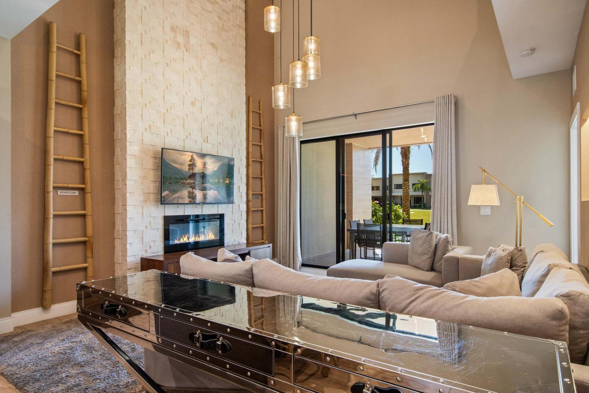 Holiday home Luxurious Getaway | Chic Villa, Stunning Patio & Exclusive Perks! Orlando