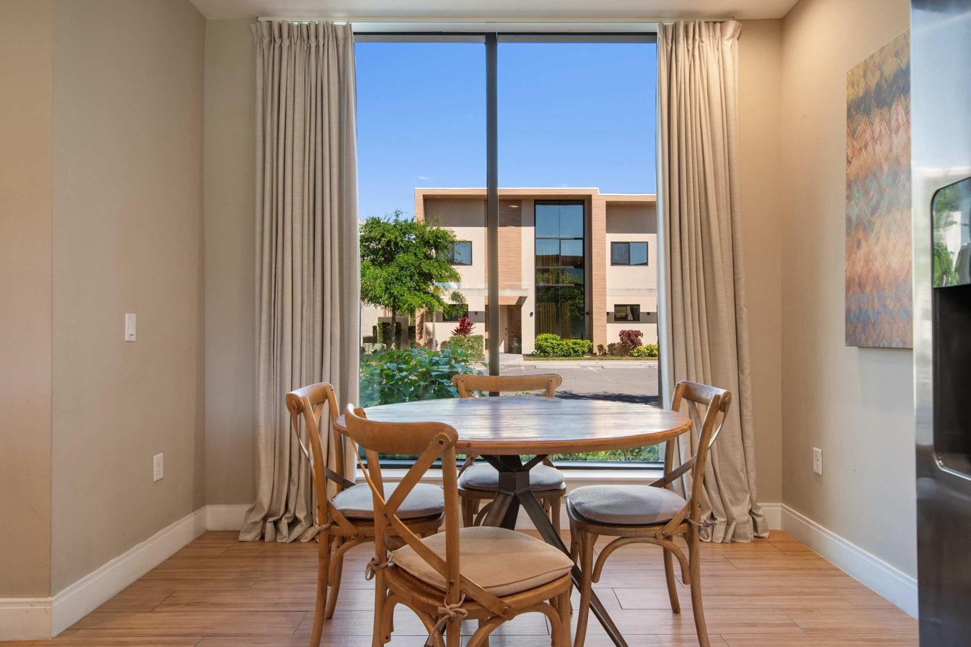 Holiday home Luxurious Getaway | Chic Villa, Stunning Patio & Exclusive Perks! Orlando