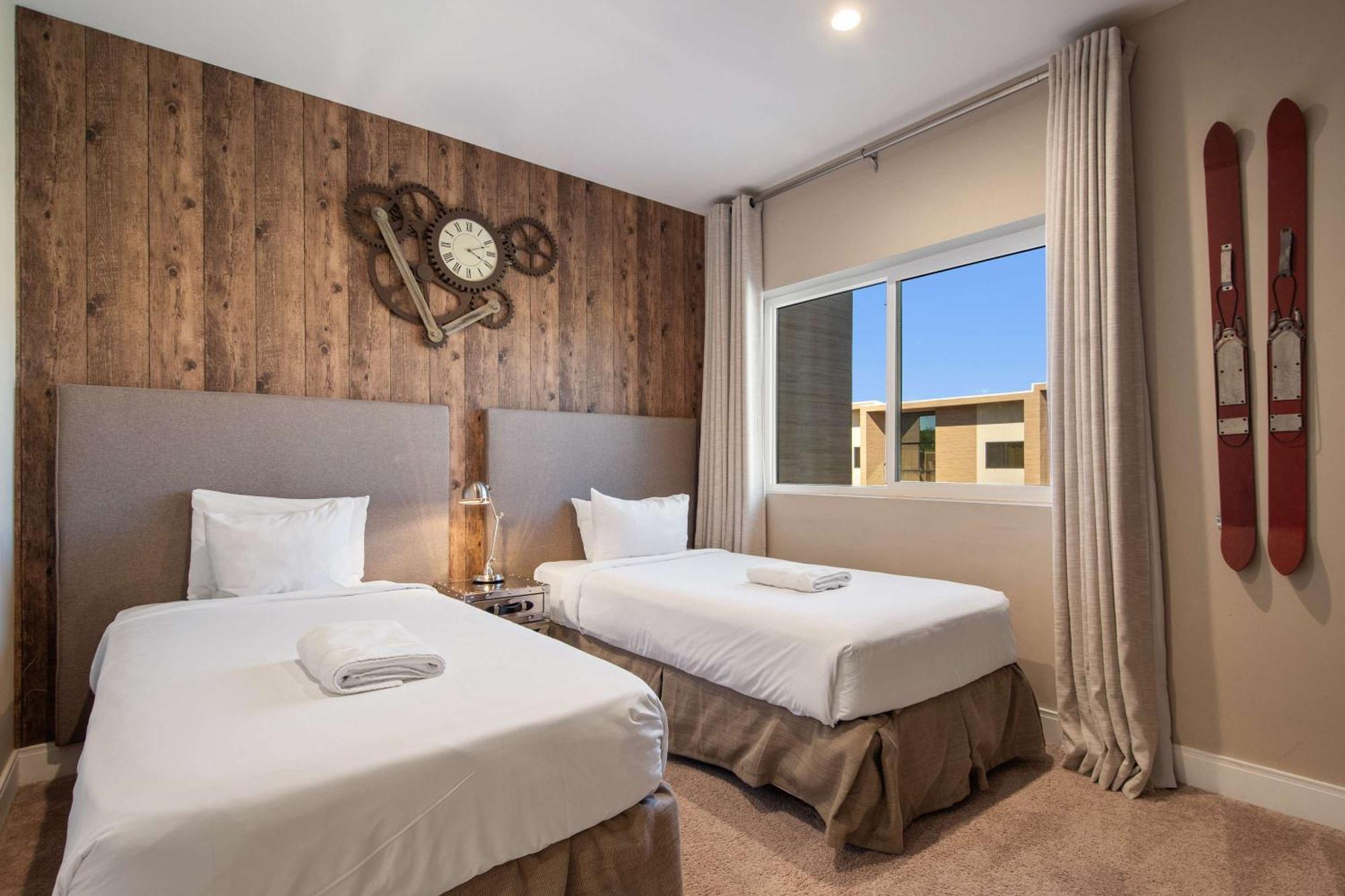 Luxurious Getaway | Chic Villa, Stunning Patio & Exclusive Perks! *