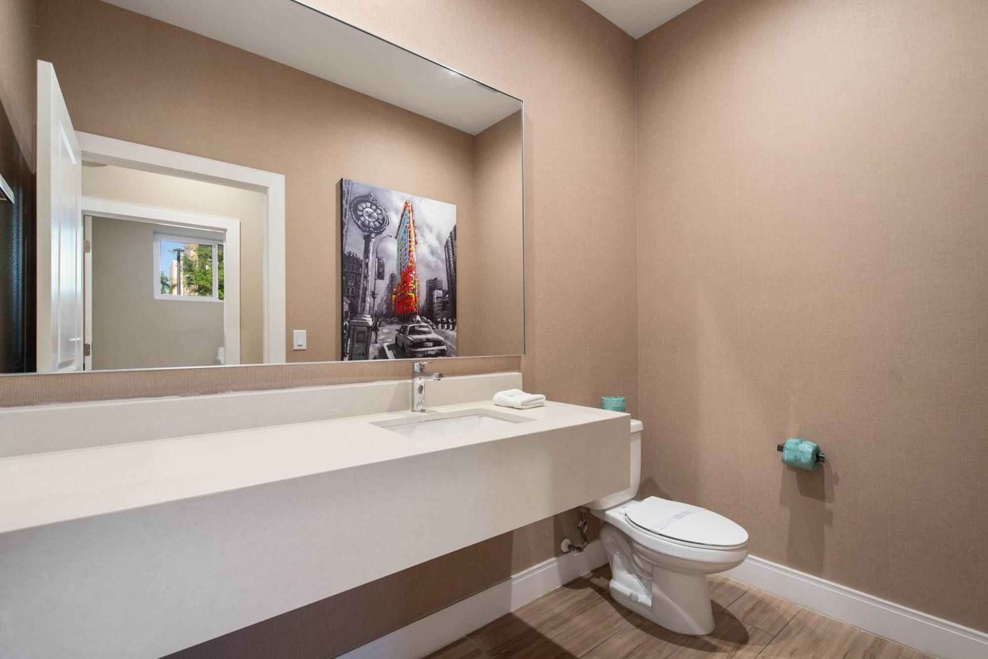 Luxurious Getaway | Chic Villa, Stunning Patio & Exclusive Perks! Orlando