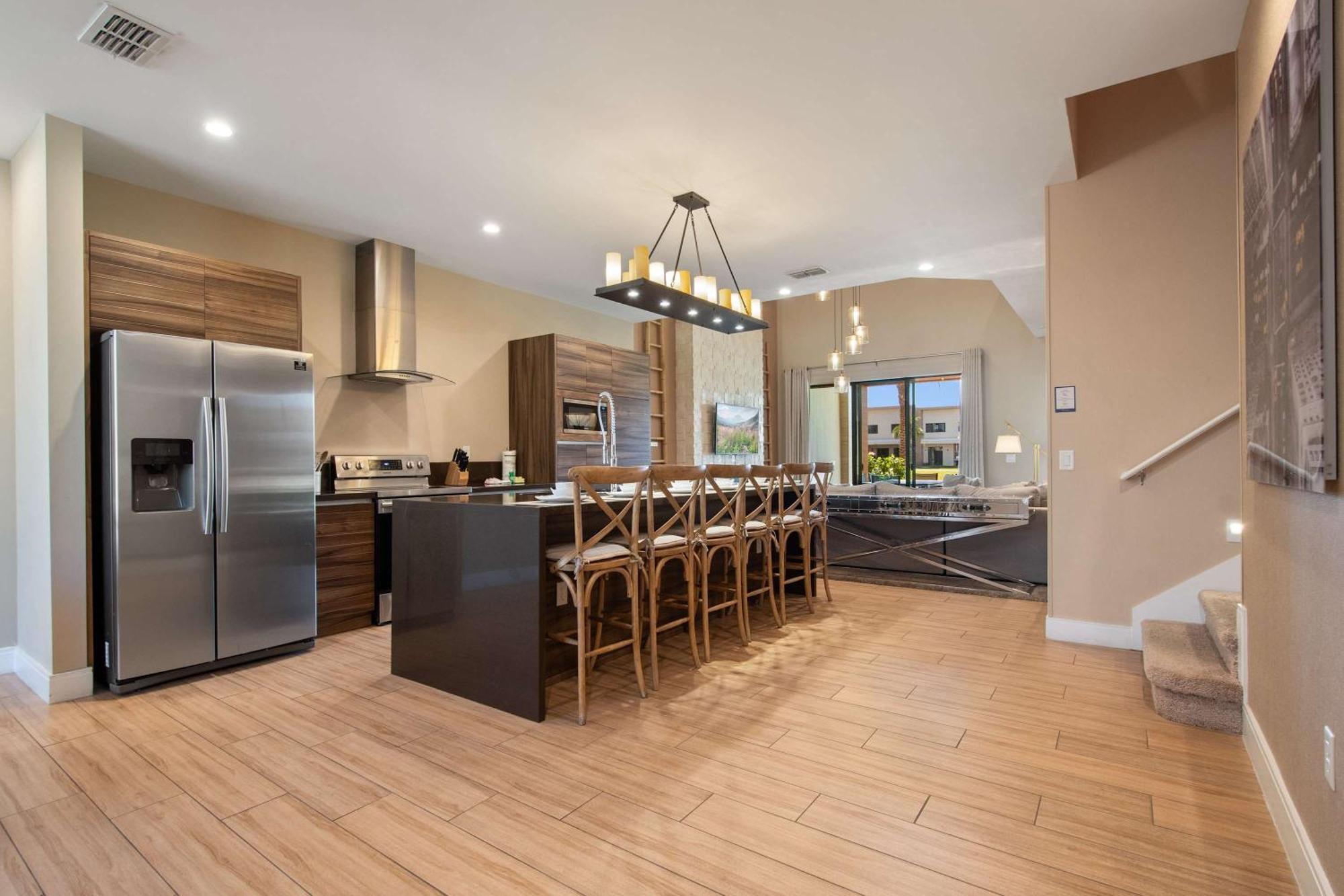 Luxurious Getaway | Chic Villa, Stunning Patio & Exclusive Perks! Holiday home *