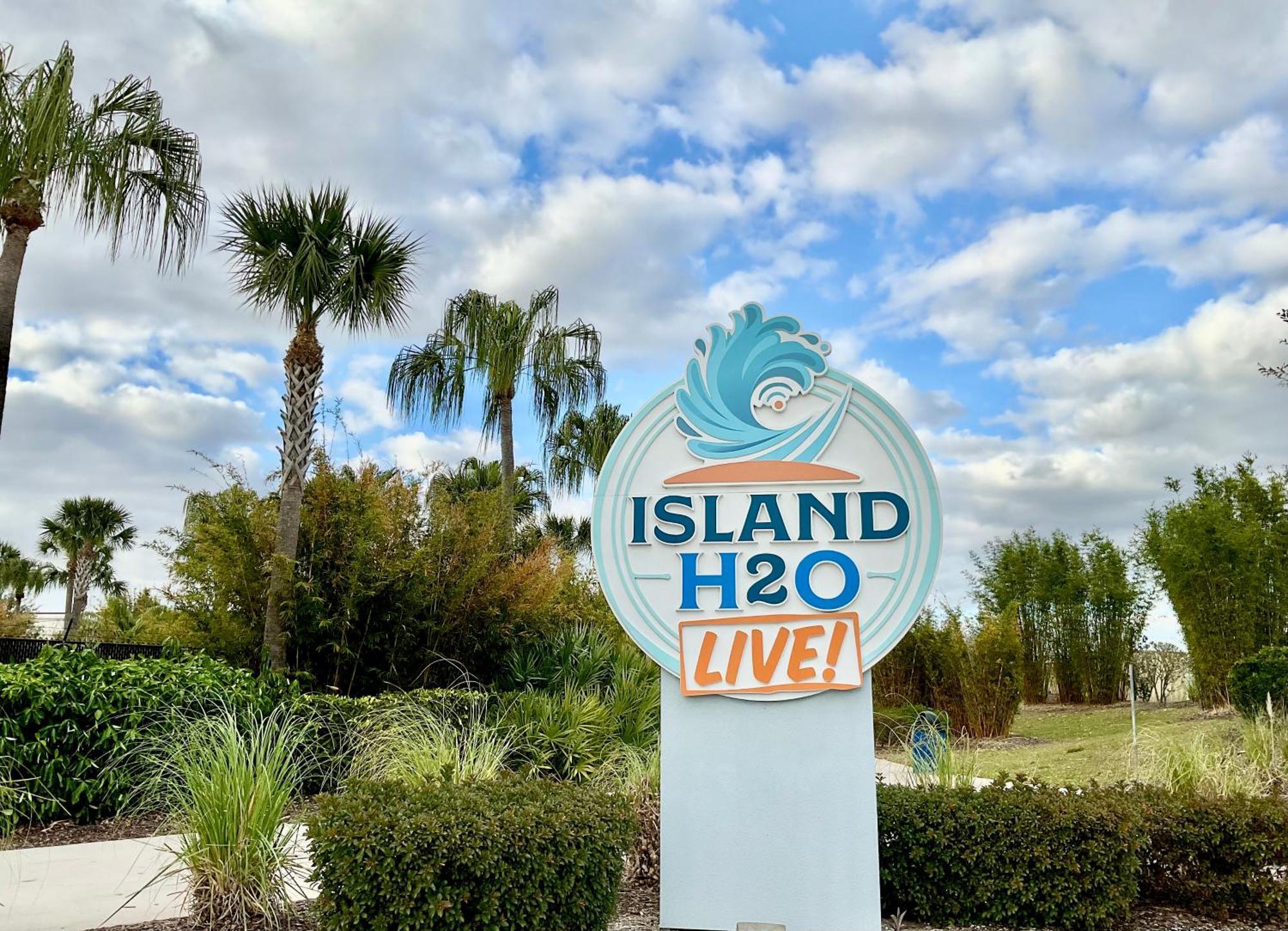 Pistachio Palace - Sleeps 10 Holiday home Orlando