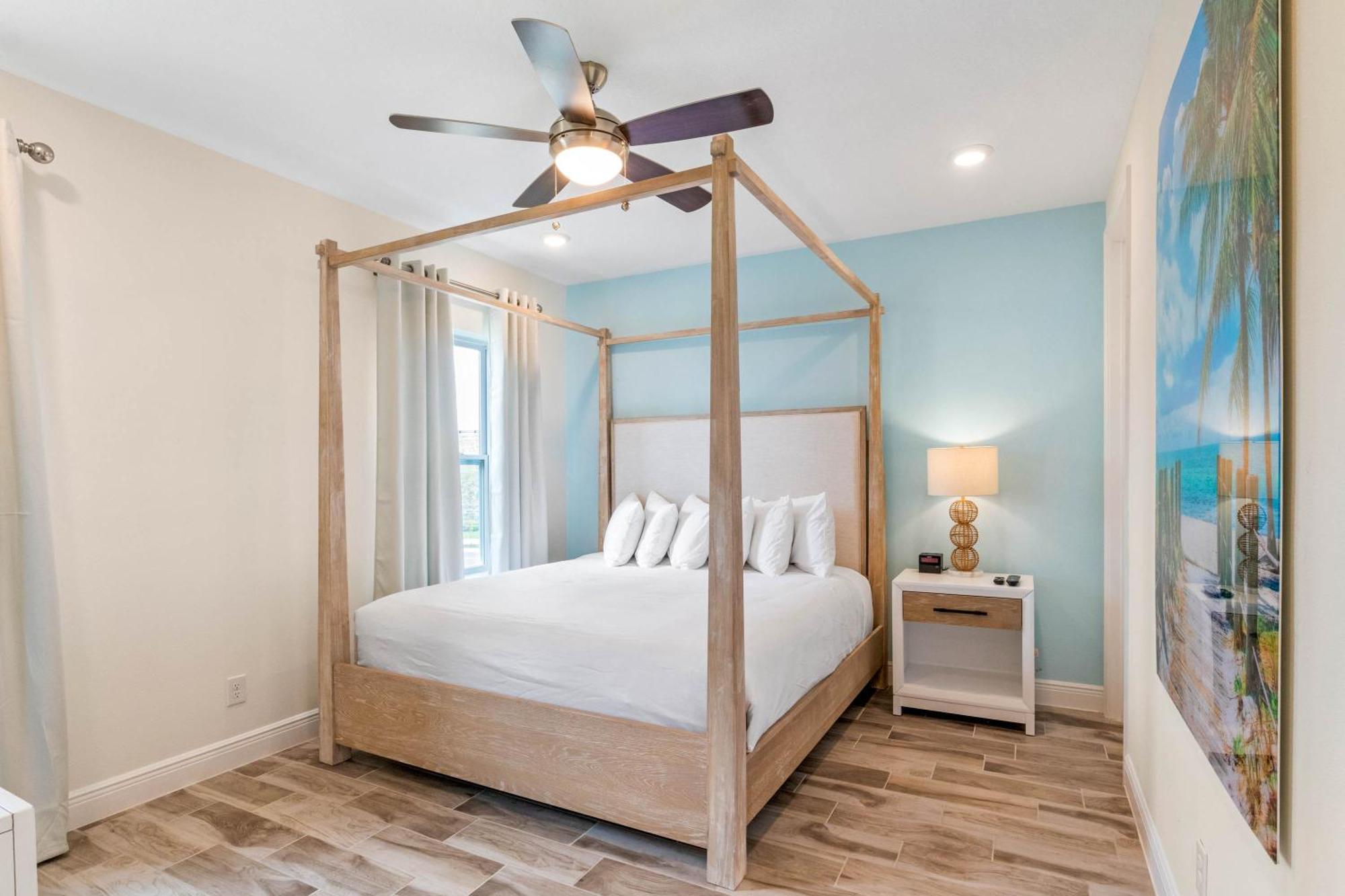 Turquoise Breeze - Close To Orlando