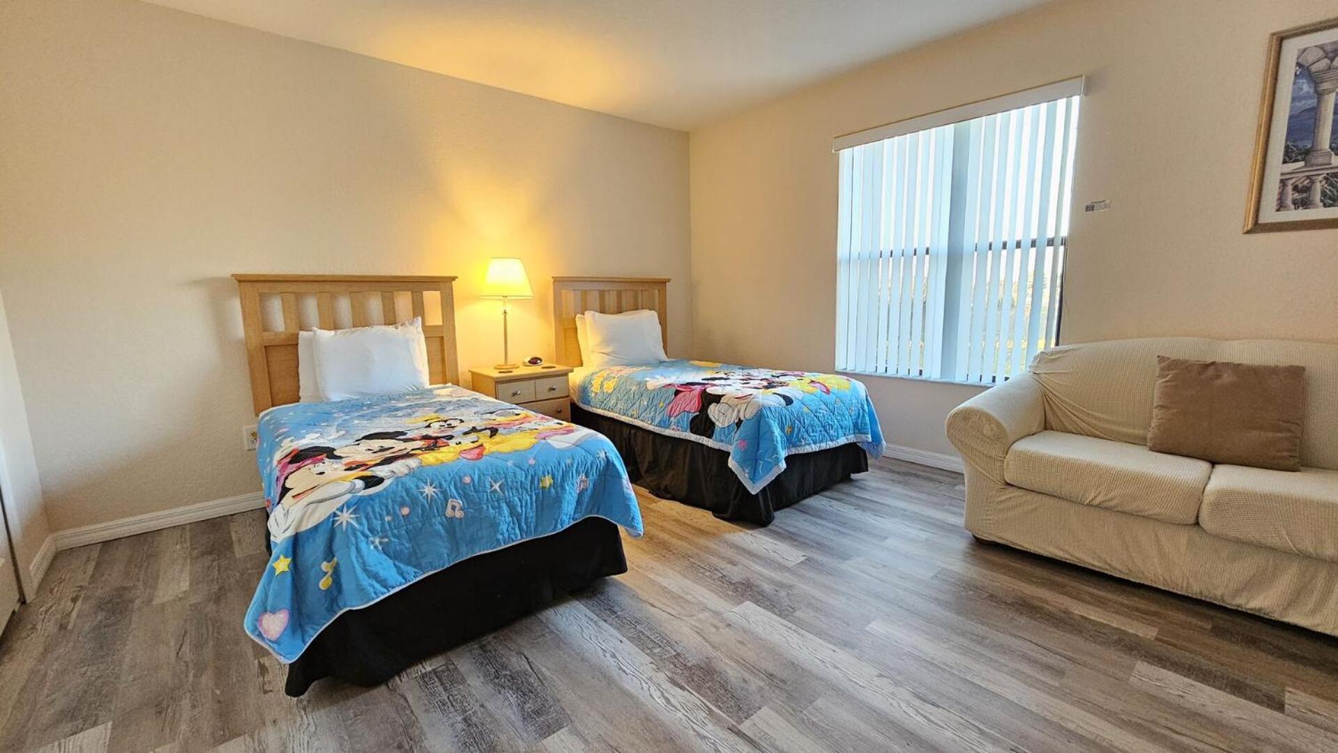 Holiday home 8 Miles To Disney, 20 Miles To Universal, Private Pool, Spa, Washer, Dryer, Games Room, Gated