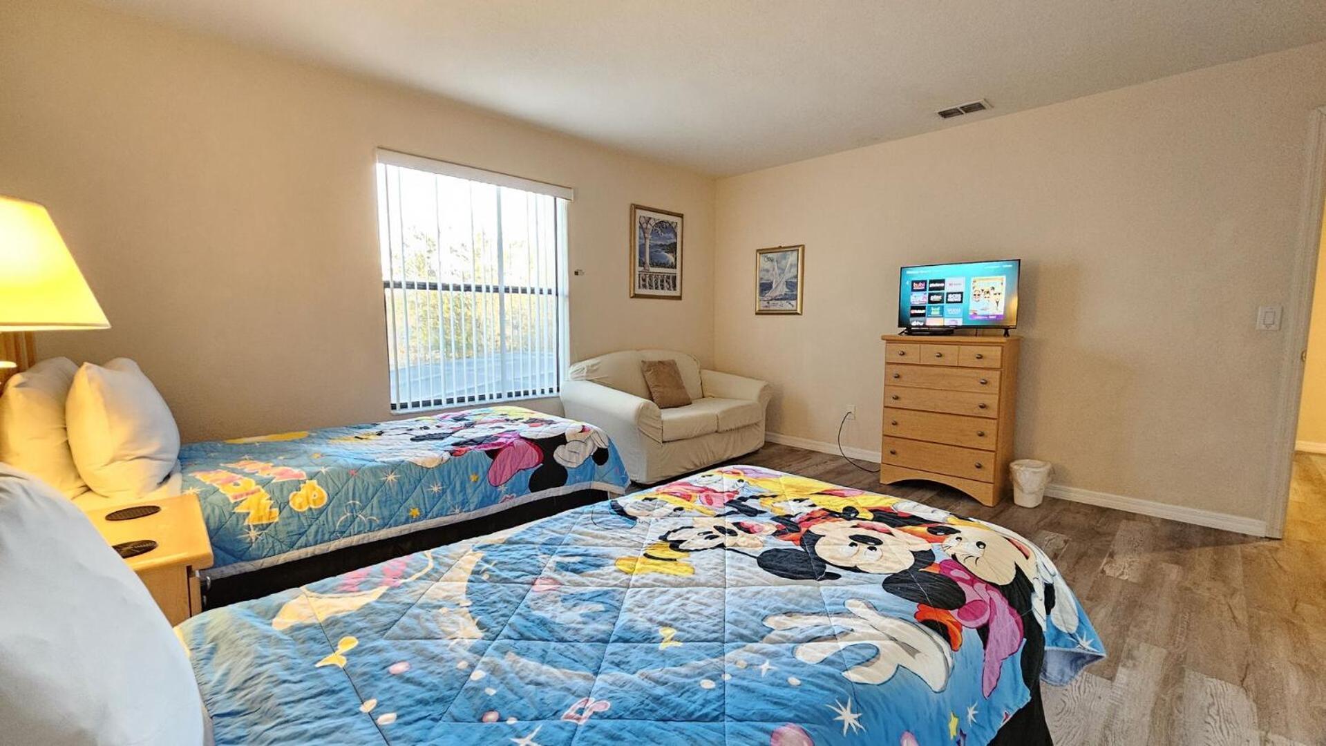 8 Miles To Disney, 20 Miles To Universal, Private Pool, Spa, Washer, Dryer, Games Room, Gated Orlando