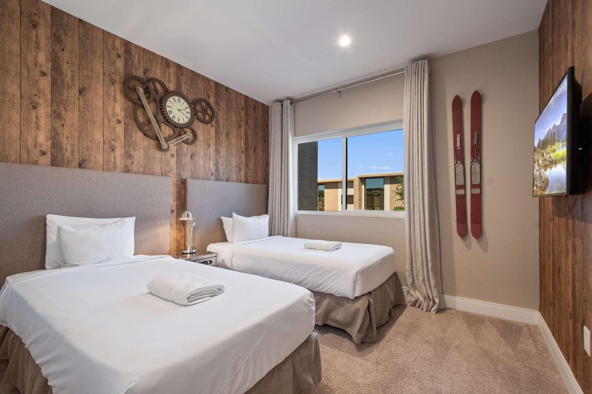 Luxurious Getaway | Chic Villa, Stunning Patio & Exclusive Perks! * Orlando