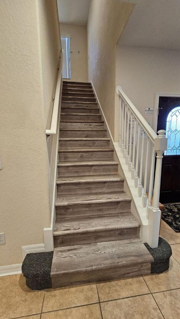 8 Miles To Disney, 20 Miles To Universal, Private Pool, Spa, Washer, Dryer, Games Room, Gated Holiday home *