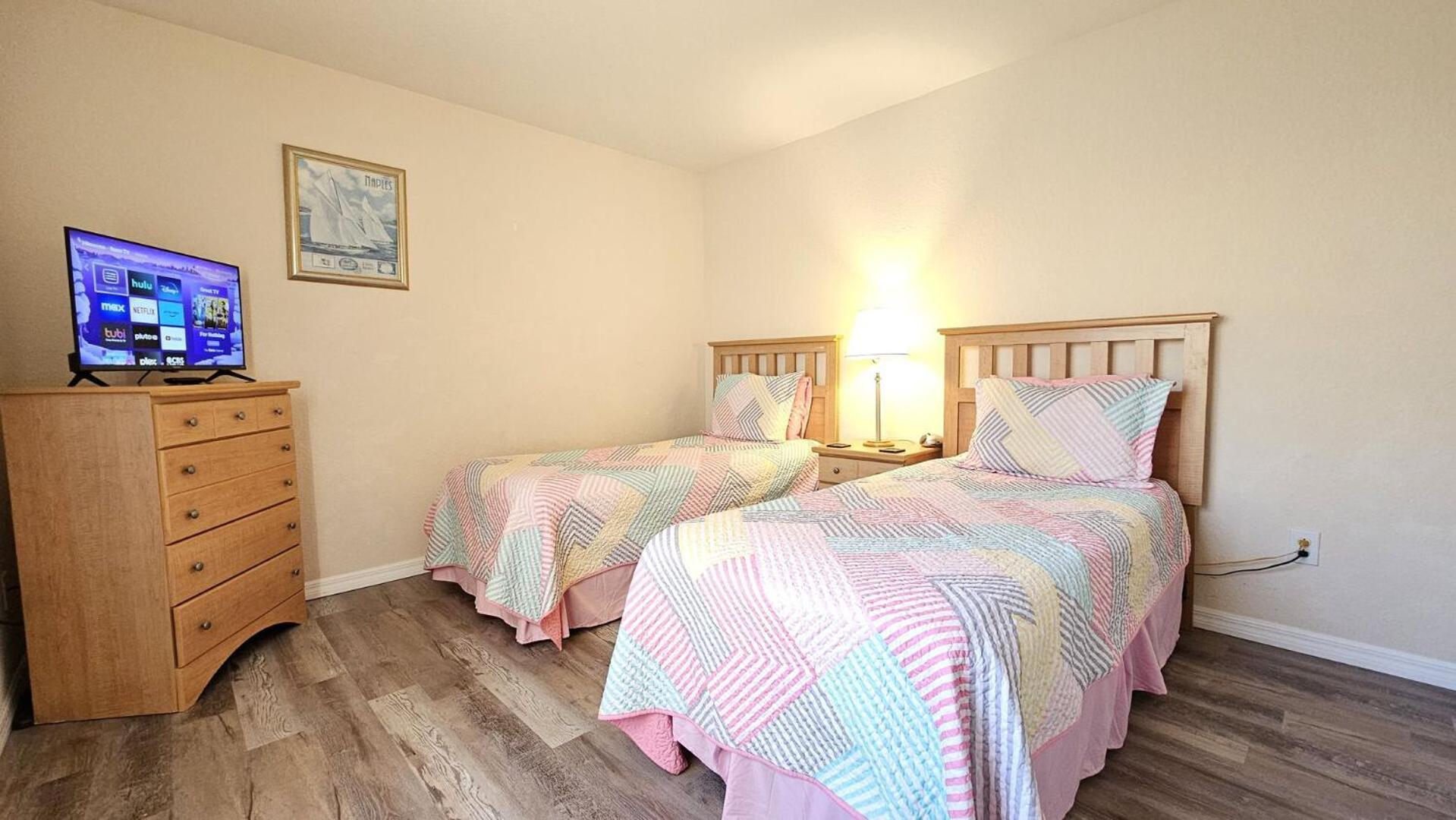 8 Miles To Disney, 20 Miles To Universal, Private Pool, Spa, Washer, Dryer, Games Room, Gated