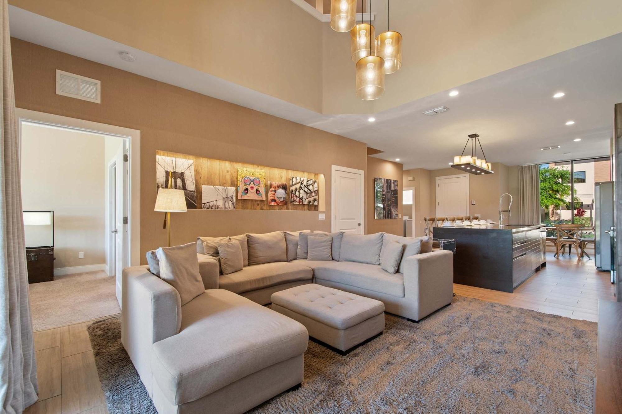 Luxurious Getaway | Chic Villa, Stunning Patio & Exclusive Perks!