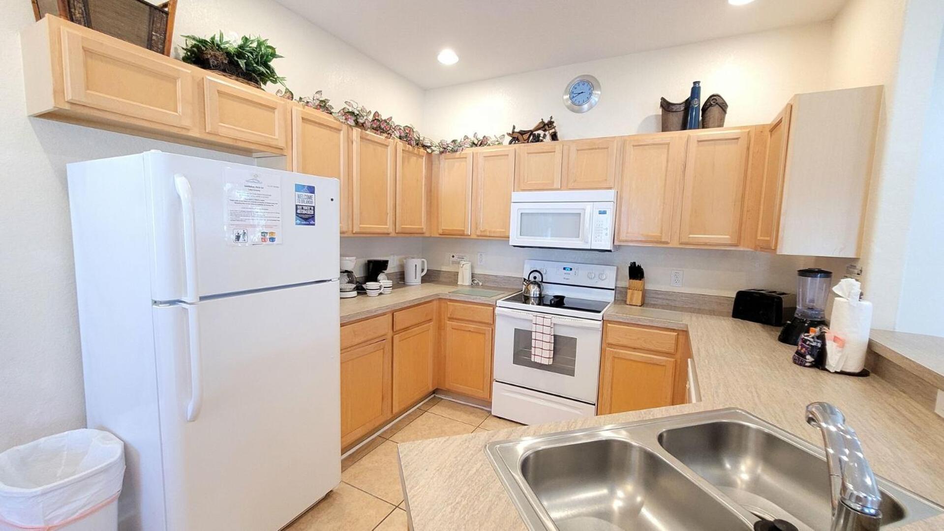 8 Miles To Disney, 20 Miles To Universal, Private Pool, Spa, Washer, Dryer, Games Room, Gated Orlando