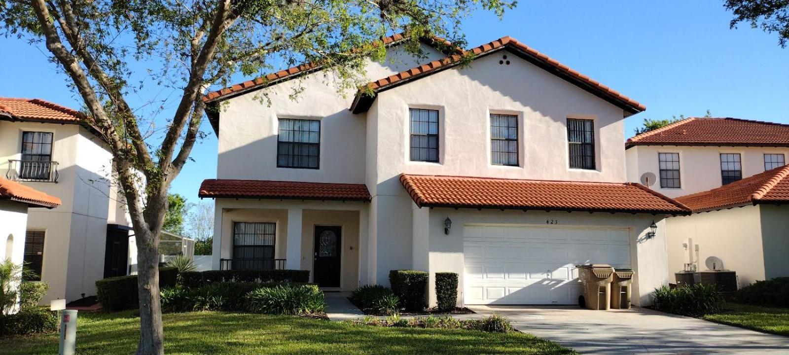 8 Miles To Disney, 20 Miles To Universal, Private Pool, Spa, Washer, Dryer, Games Room, Gated Holiday home Orlando