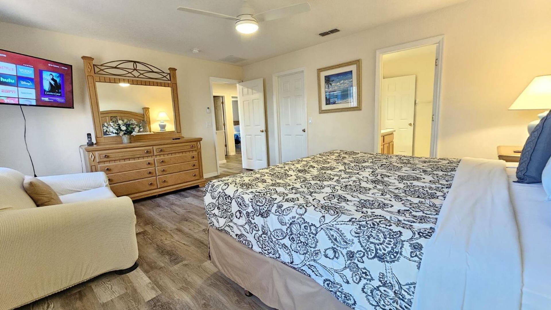 8 Miles To Disney, 20 Miles To Universal, Private Pool, Spa, Washer, Dryer, Games Room, Gated Holiday home